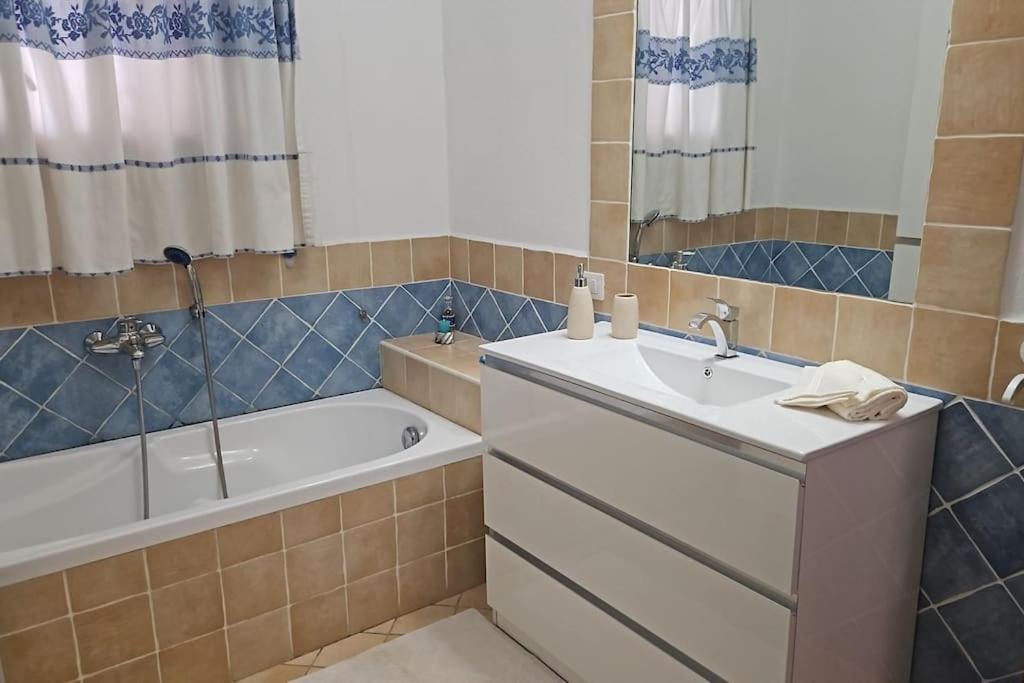 Attico Anais Apartamento Loiri Porto San Paolo Exterior foto
